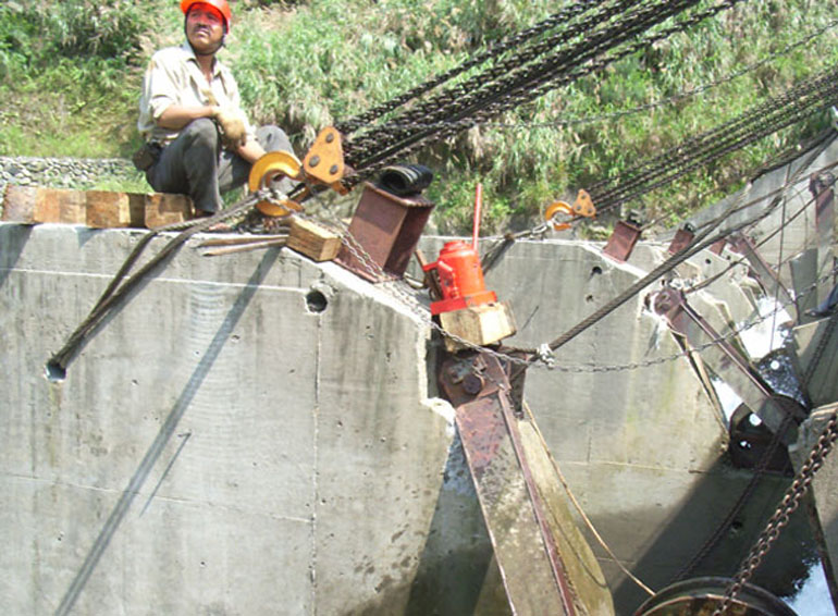 起重葫芦在水利工程施工中的应用案例02.jpg
